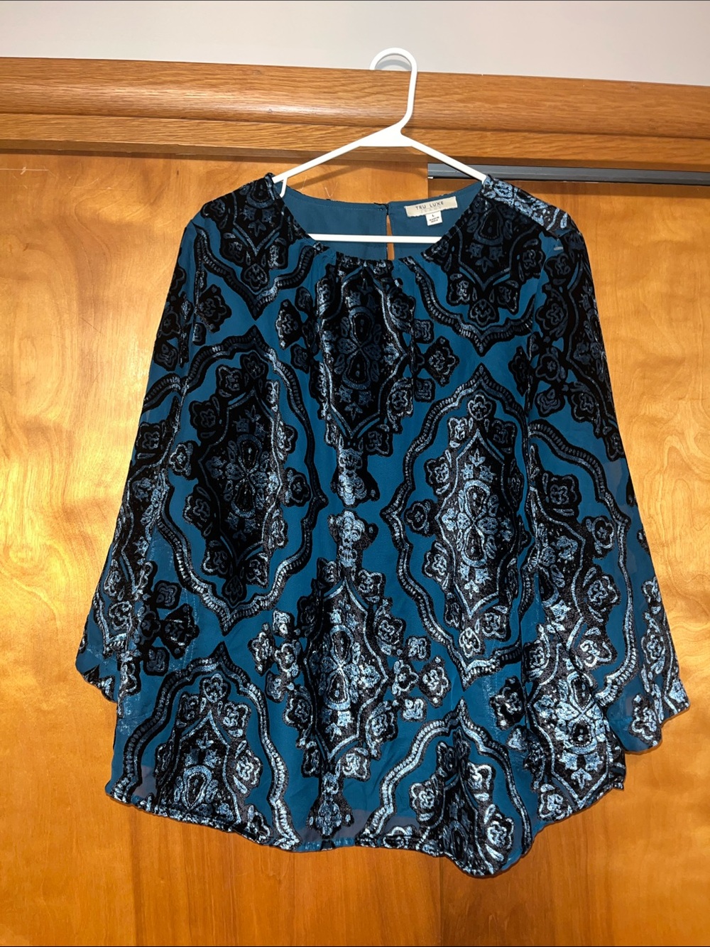 Velvet-Print Teal Swing Blouse with pockets